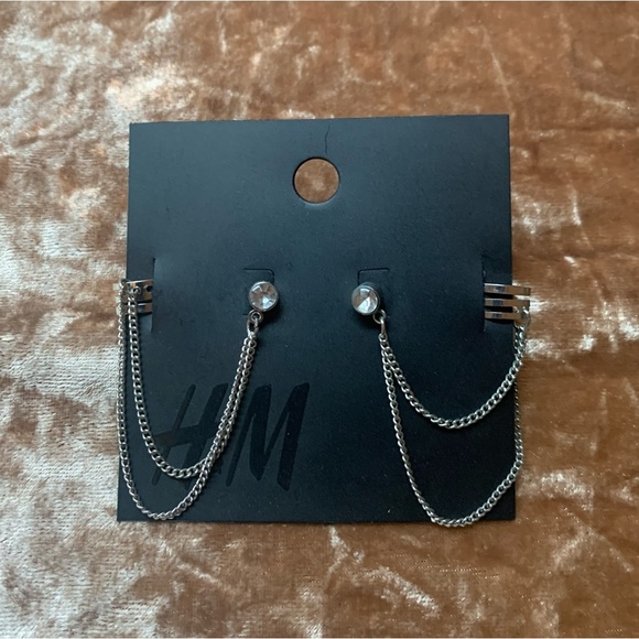 💅🏻FREE w $10 Purchase: Earrings - Picture 1 of 2